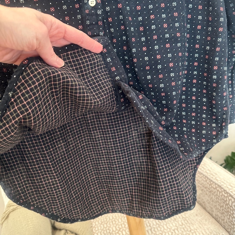 Madewell XS Dark Navy Micro Floral Cotton Button Down Shirt, Fits a Medium - Picture 4 of 6